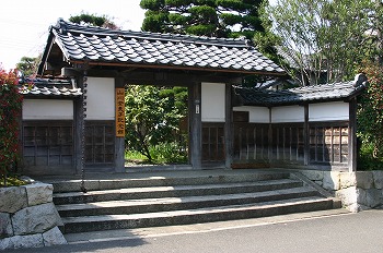 旧山川家住宅(山川登美子記念館)表門
