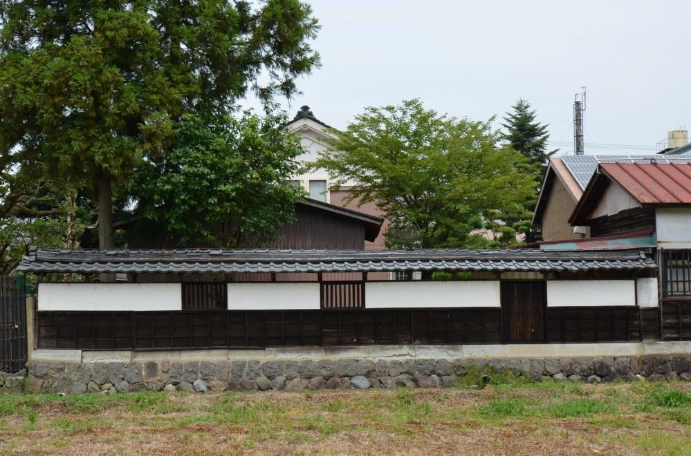 安本酒造南塀
