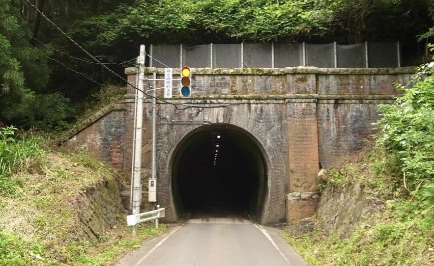 旧北陸線伊良谷トンネル