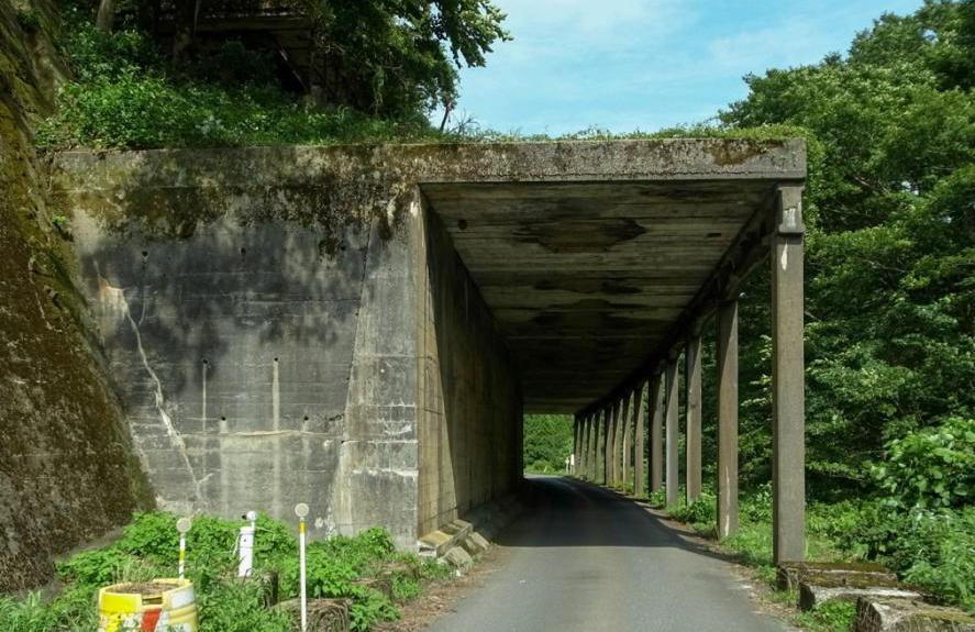 旧北陸線山中ロックシェッド