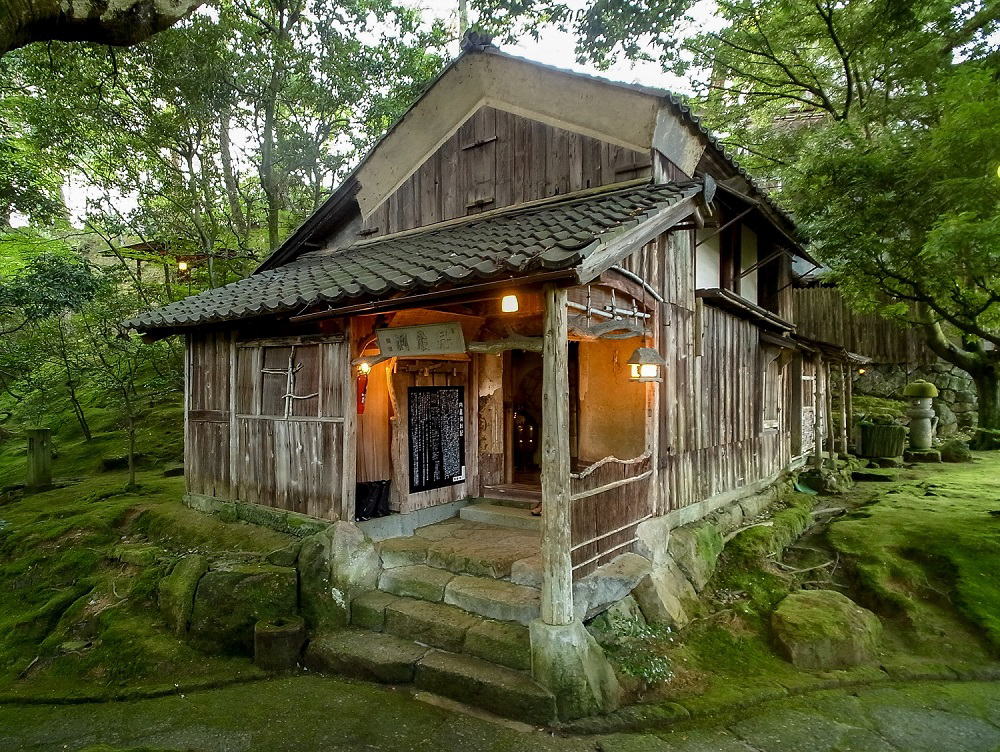 丹巌洞草庵