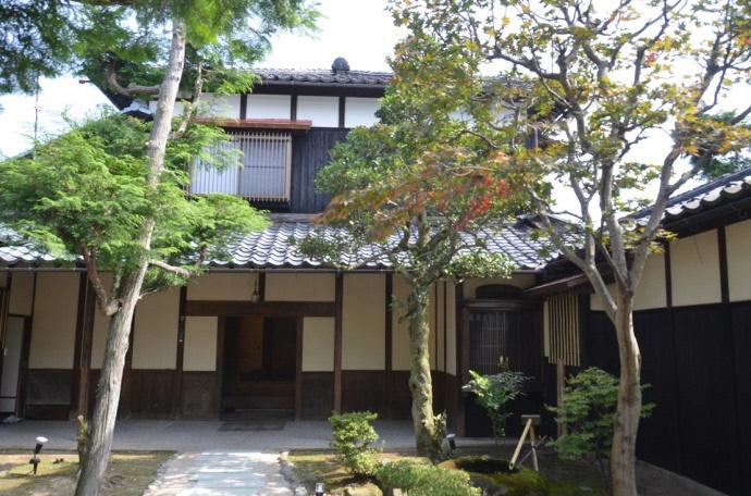愛山荘主屋