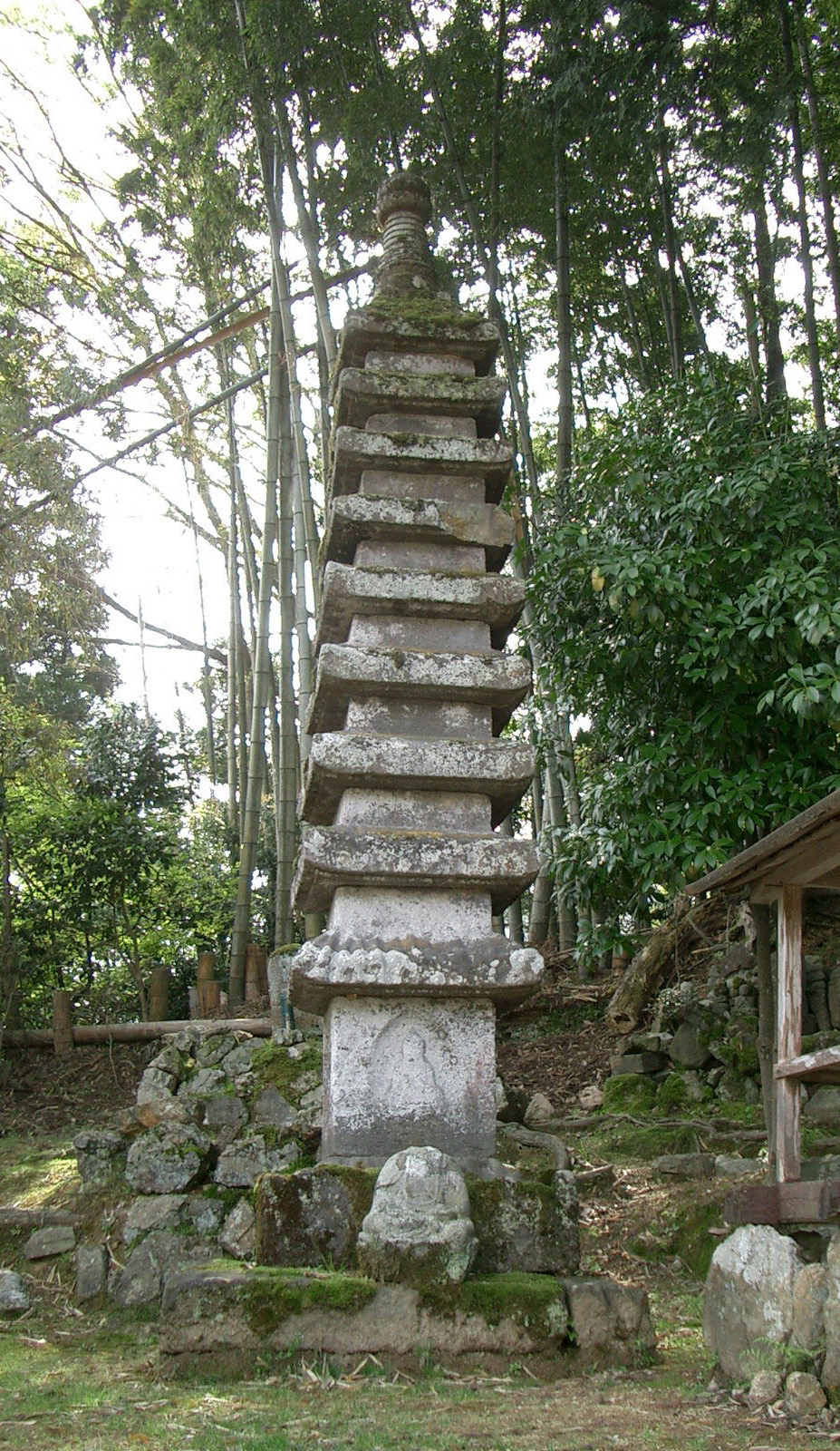 石造九重塔婆