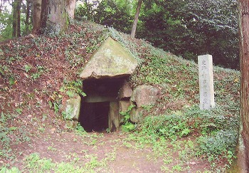 椚古墳(石室)