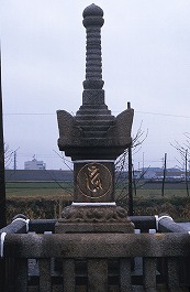宝篋印塔