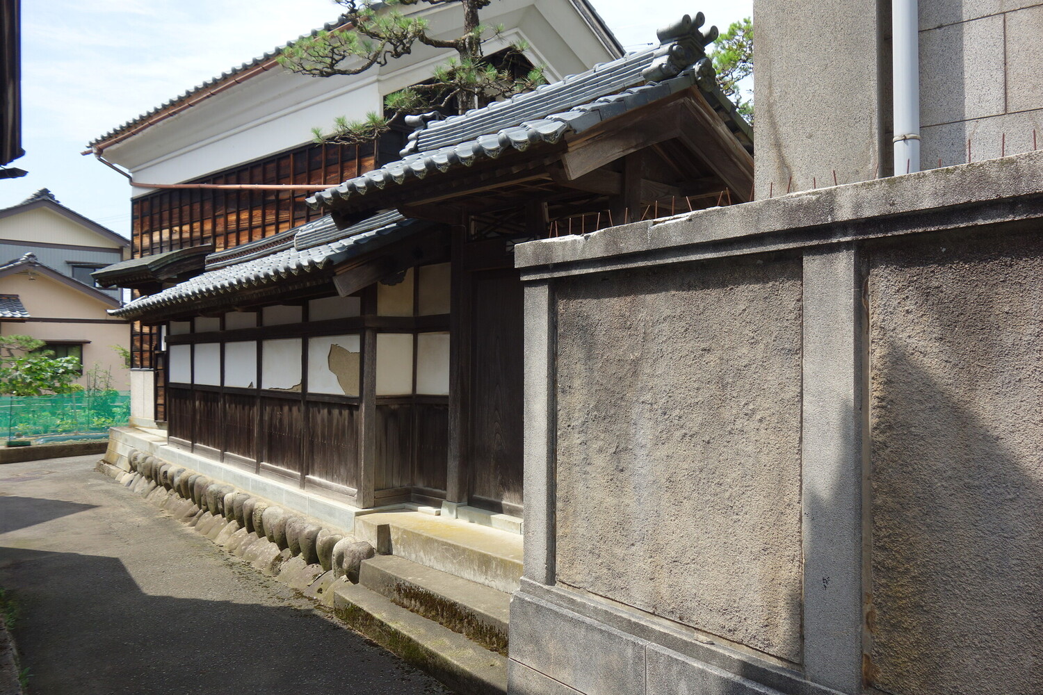 酒井家住宅南門および南塀
